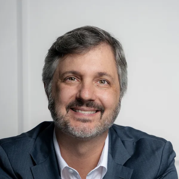 Foto do Dr. Marcos Barros